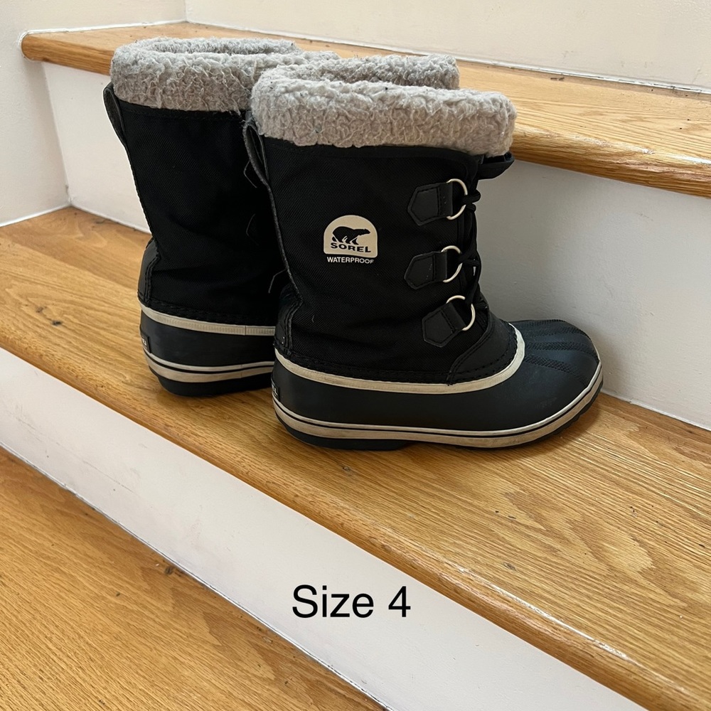 Girls Sorel size 4